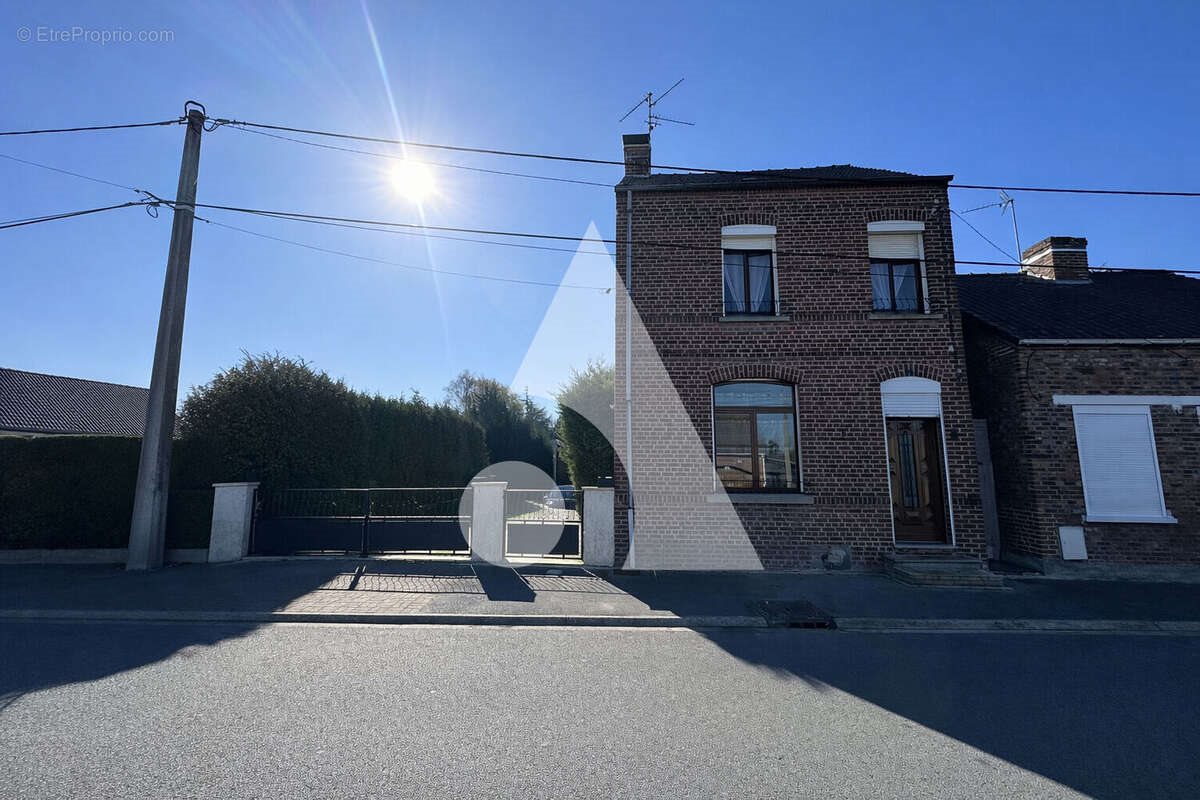 Maison à vendre, 98m², Beuvrages