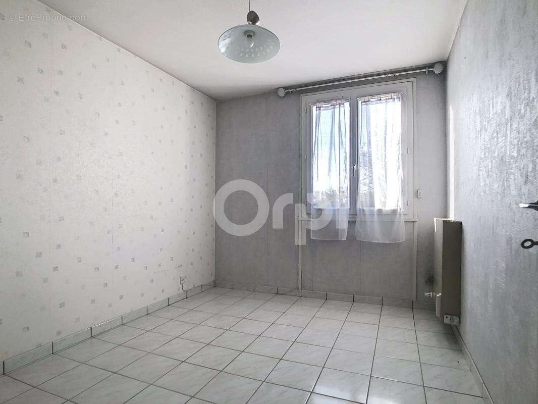 Appartement à vendre, 64m², Terrasson-Lavilledieu