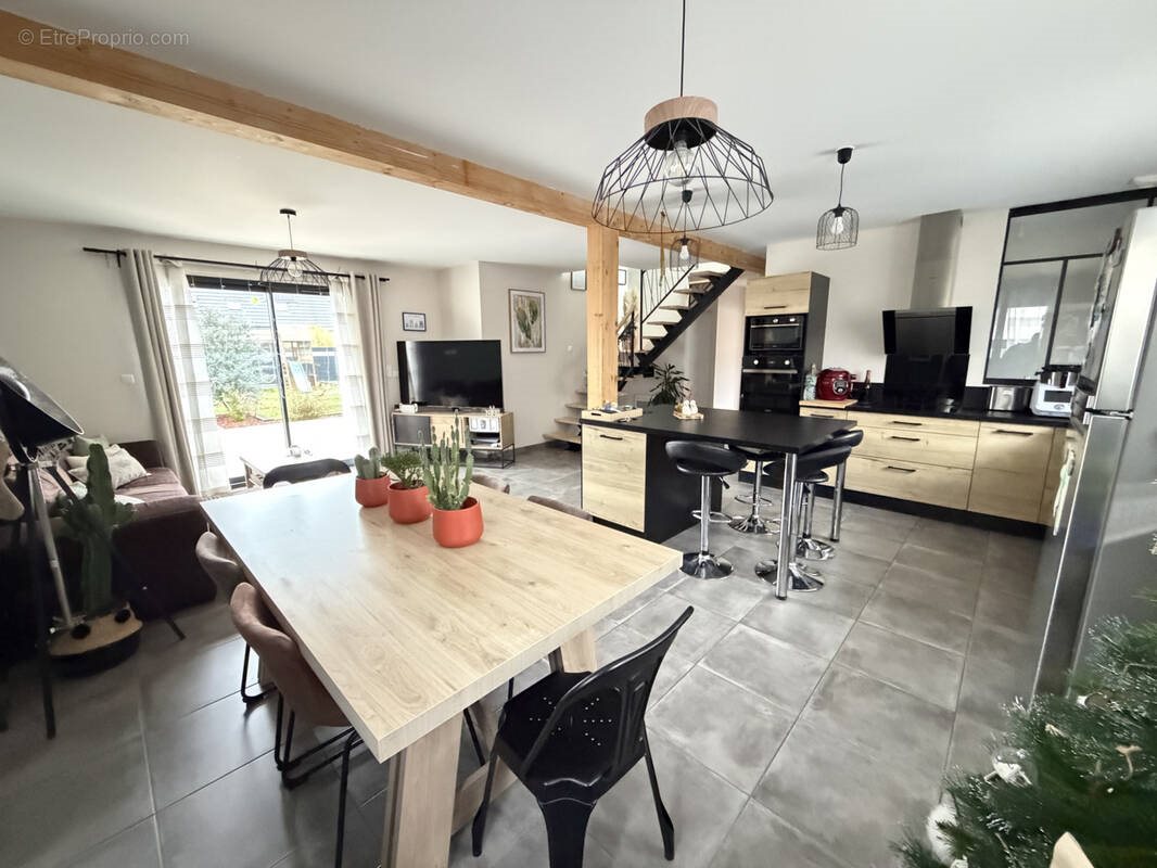 Maison à vendre, 120m², Guécélard