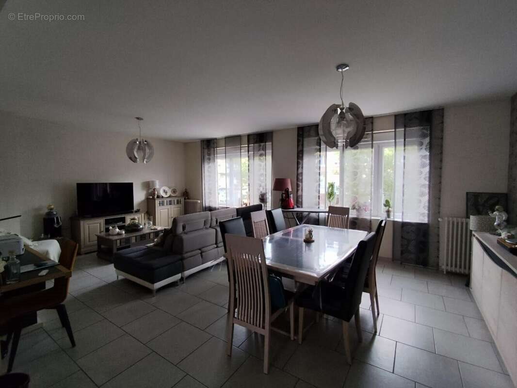 Appartement à vendre, 181m², Saint-Hilaire-du-Harcouët