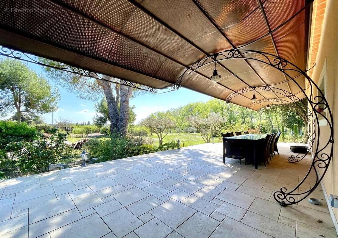 Maison à vendre, 262m², Sorgues