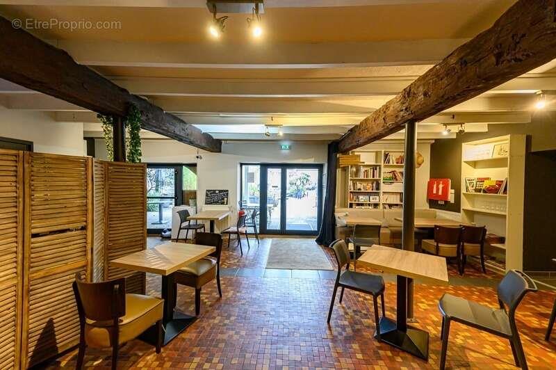 Appartement à vendre, 460m², Ruelle-sur-Touvre