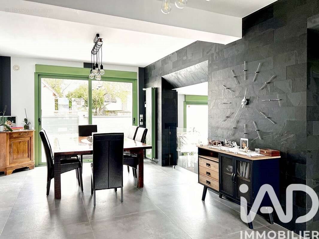 Maison à vendre, 235m², Trilport