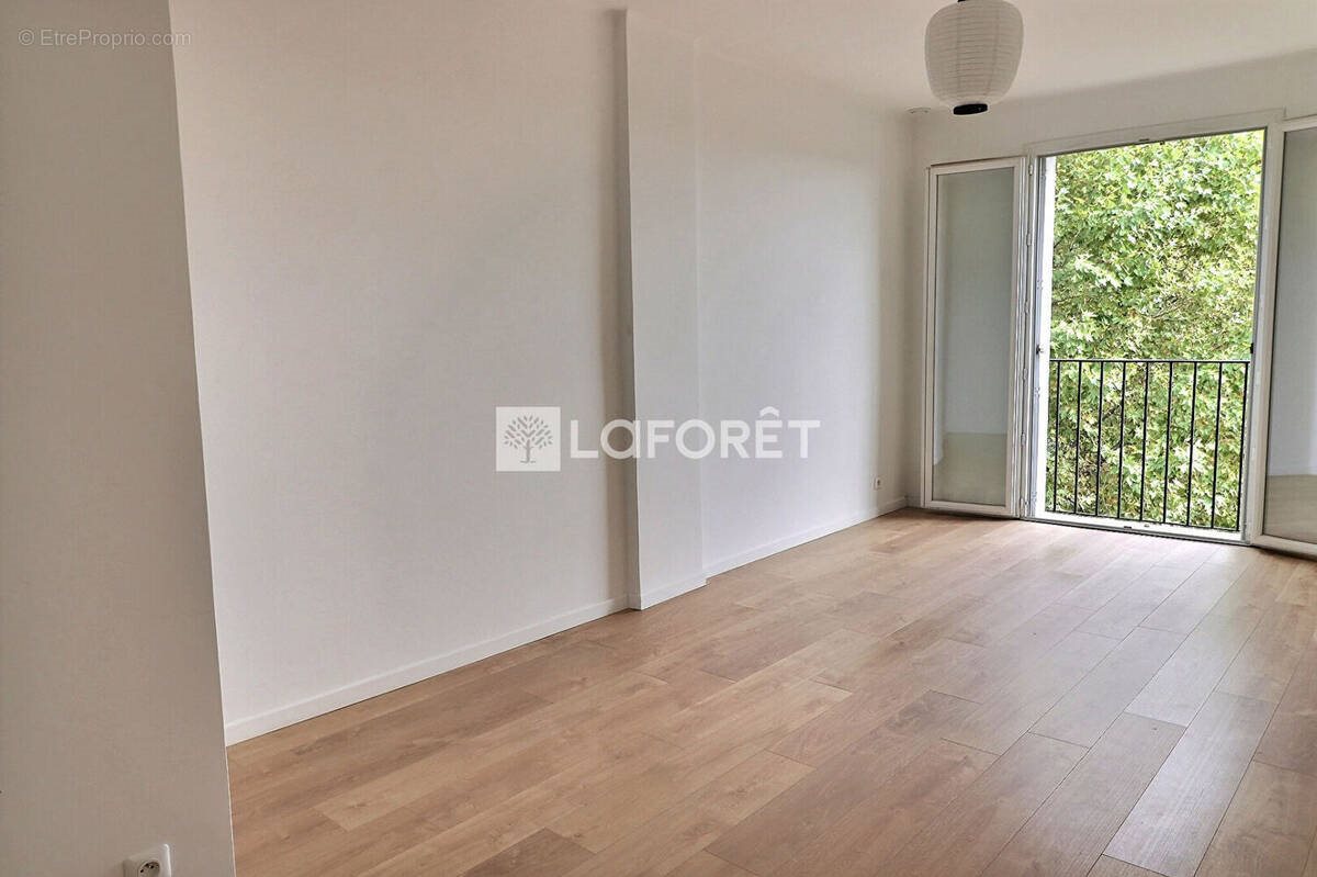 Appartement à vendre, 64m², Cuers
