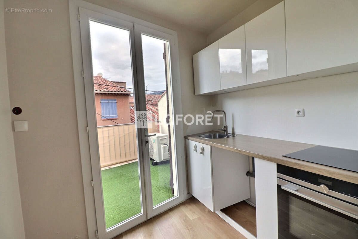 Appartement à vendre, 64m², Cuers