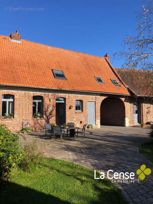 Maison à vendre, 306m², Attiches