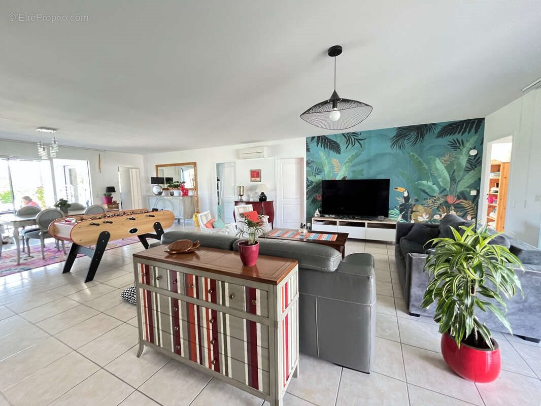 Maison à vendre, 249m², Mouguerre