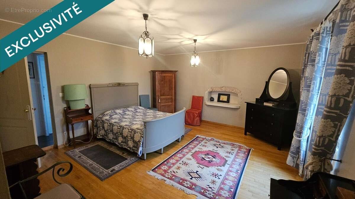 Maison à vendre, 400m², Beaumont-Sardolles