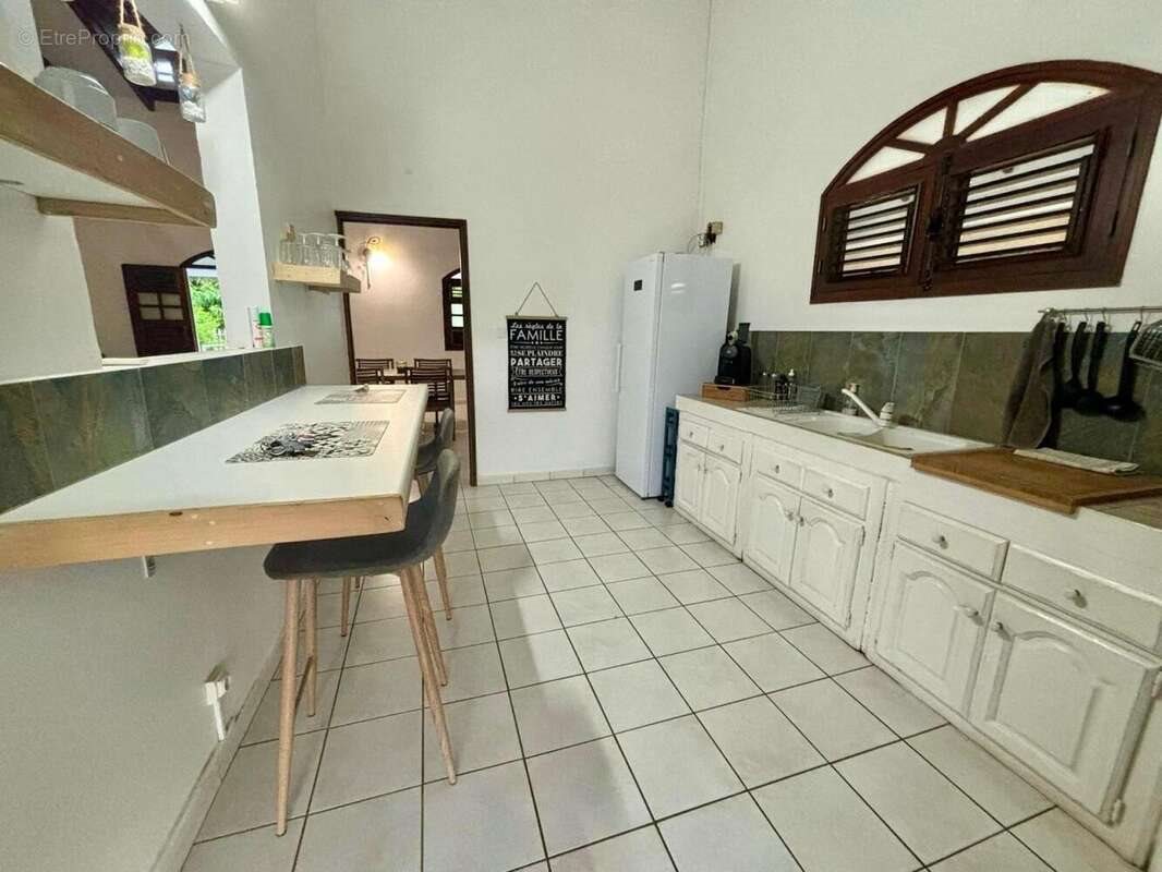 Maison à vendre, 400m², Le Lamentin