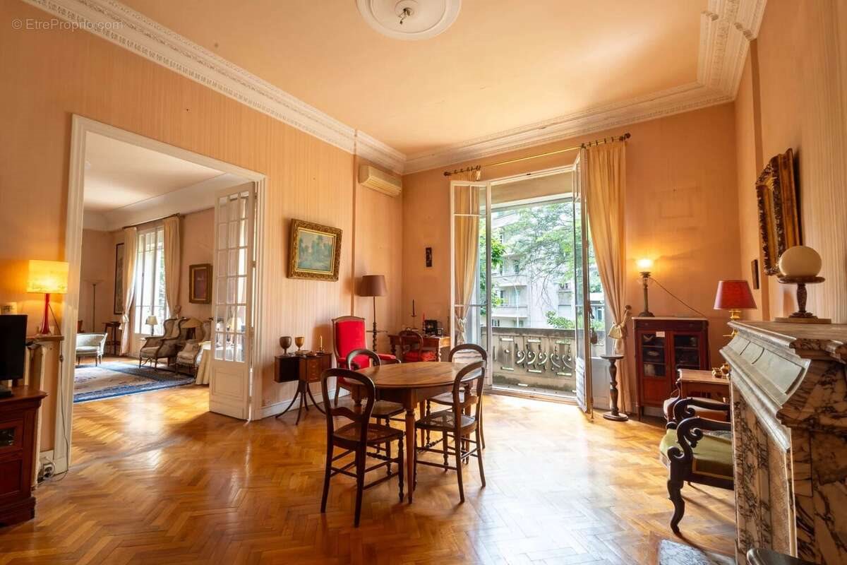 Appartement à vendre, 204m², Marseille 8ème