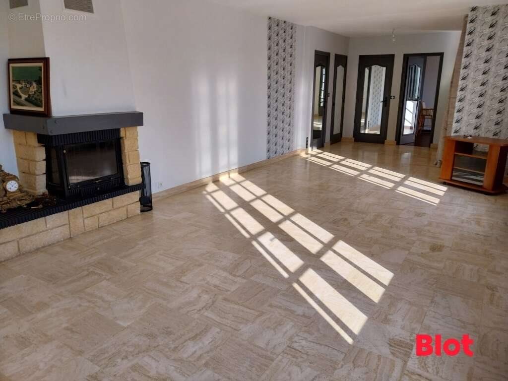 Maison à vendre, 167m², Châtillon-en-Vendelais