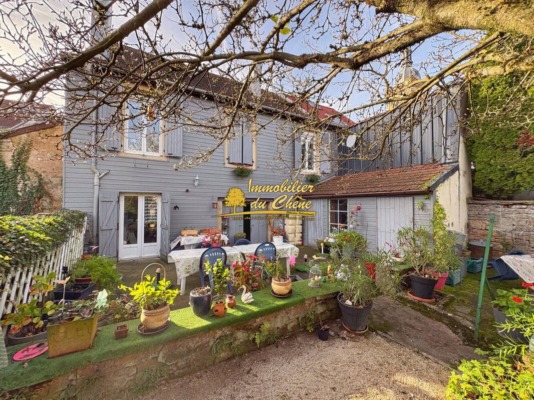 Maison à vendre, 138m², Lure