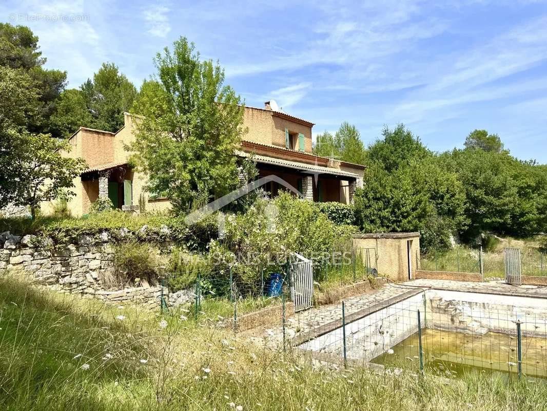 Maison à vendre, 176m², Caseneuve