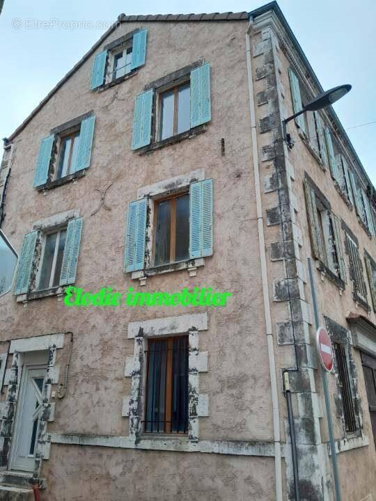 Appartement à vendre, 150m², Saint-Georges-d'Aurac