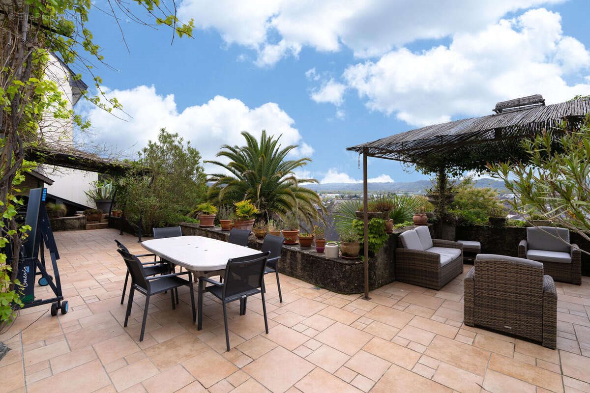 Maison à vendre, 311m², Lescar