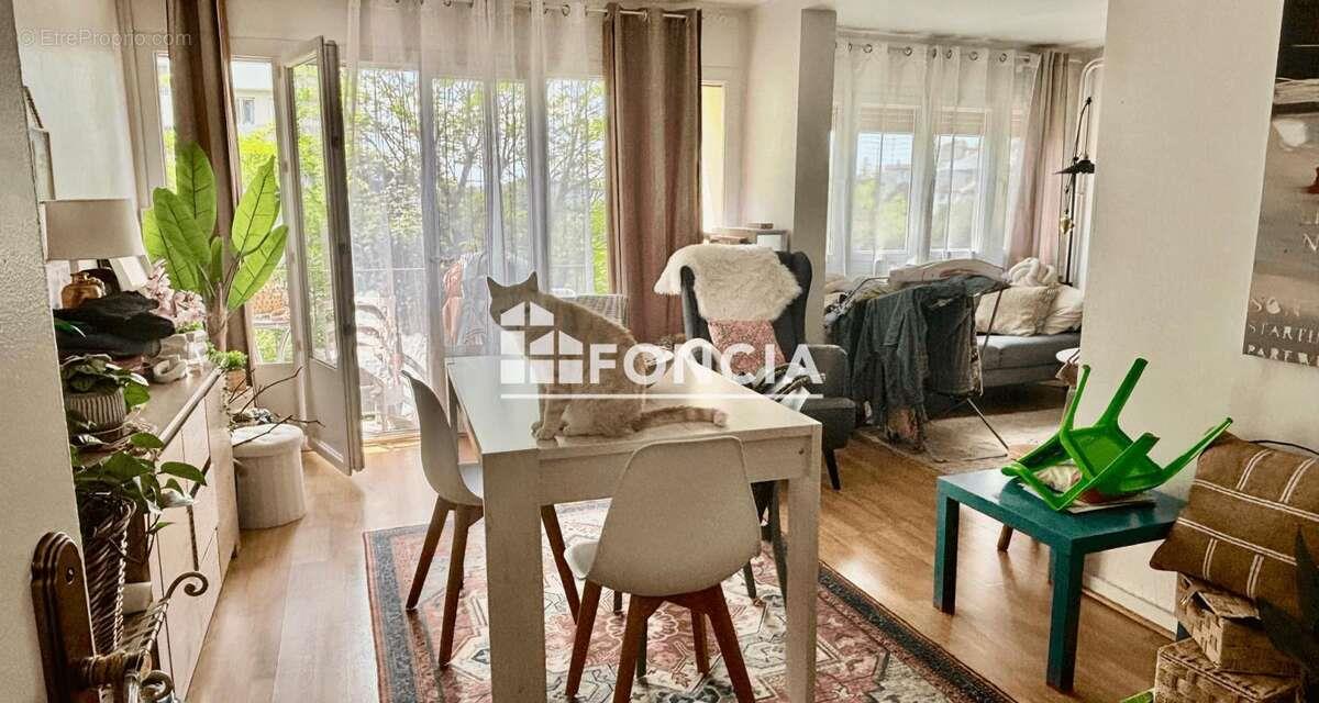 Appartement à vendre, 69m², Saint-Etienne