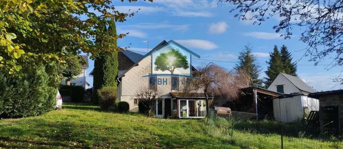 Maison à vendre, 107m², Bourg-Lastic