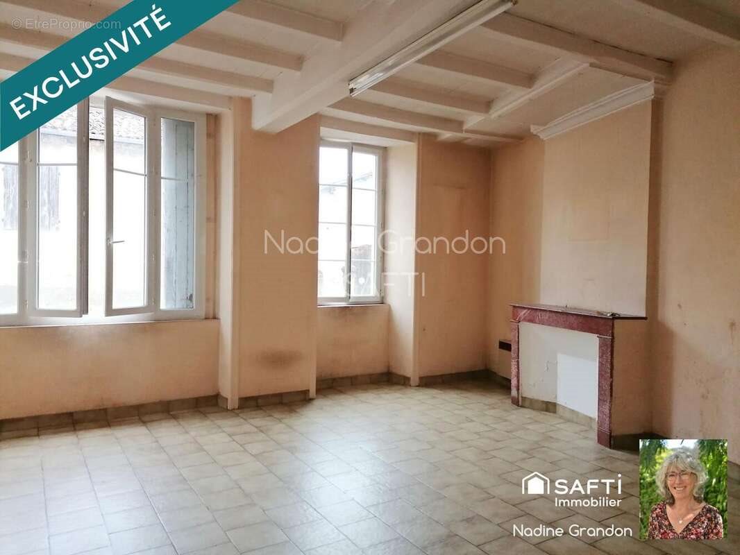 Maison à vendre, 137m², Chalais