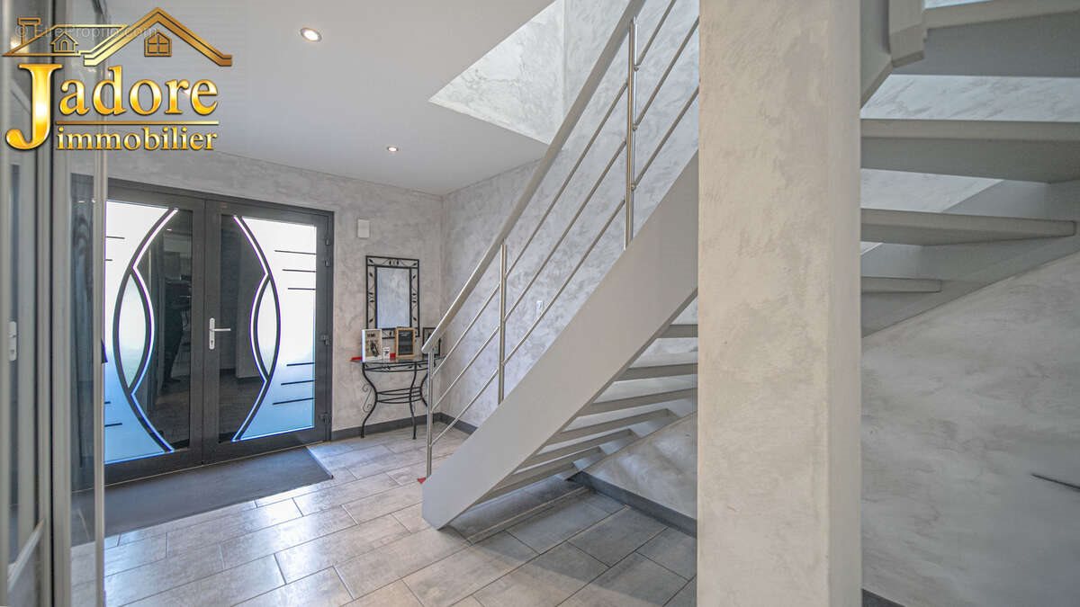 Maison à vendre, 238m², Anould