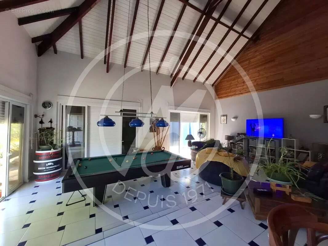 Maison à vendre, 403m², Le Gosier