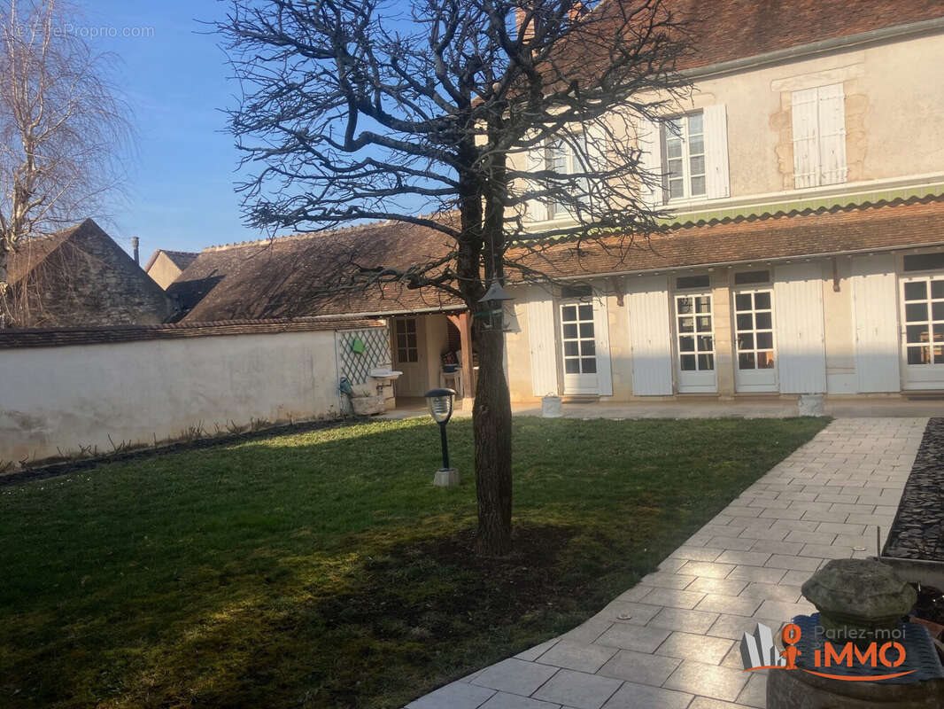 Maison à vendre, 187m², Chablis