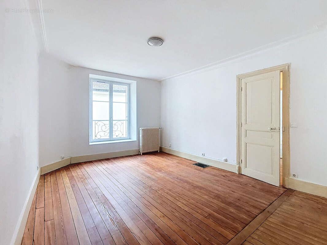 Appartement à vendre, 697m², Ecouen