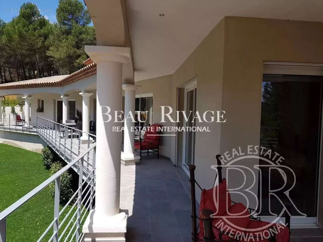 Maison à vendre, 12m², Roquefort-la-Bédoule