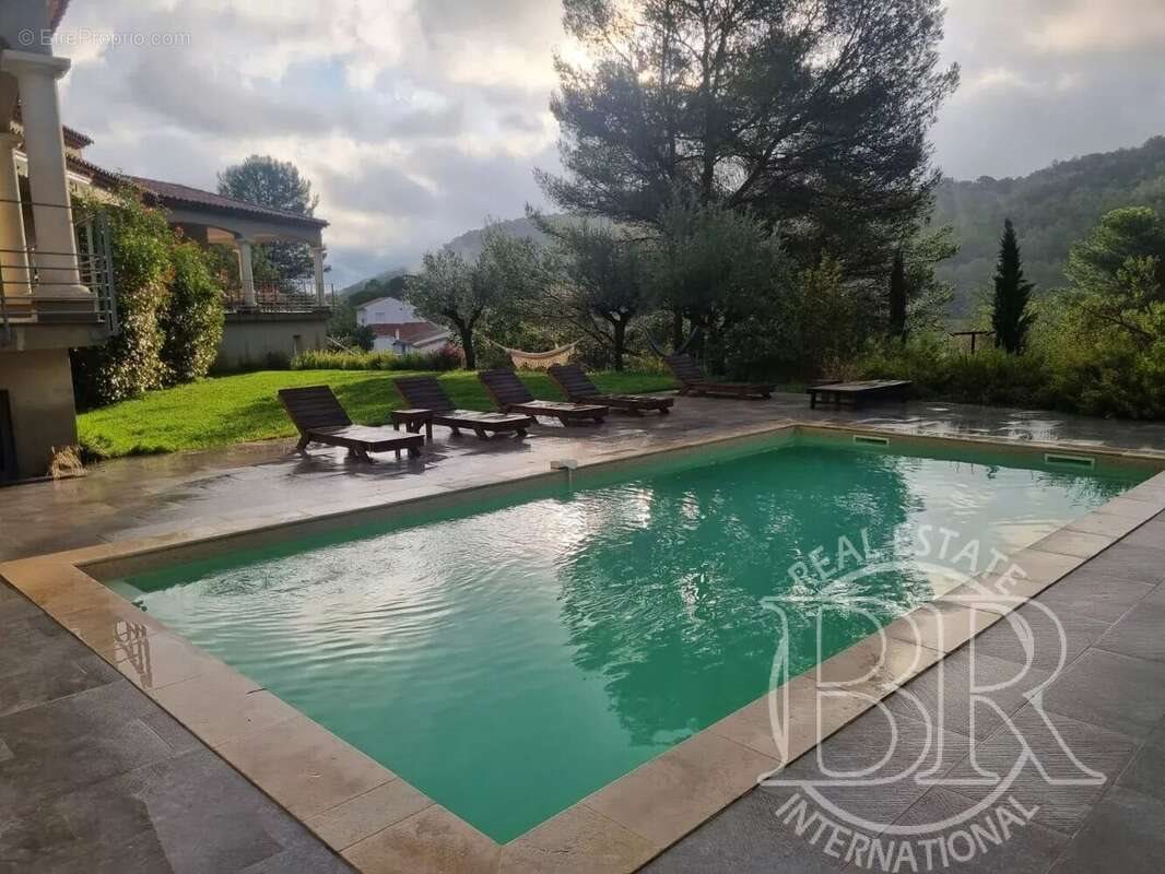 Maison à vendre, 12m², Roquefort-la-Bédoule