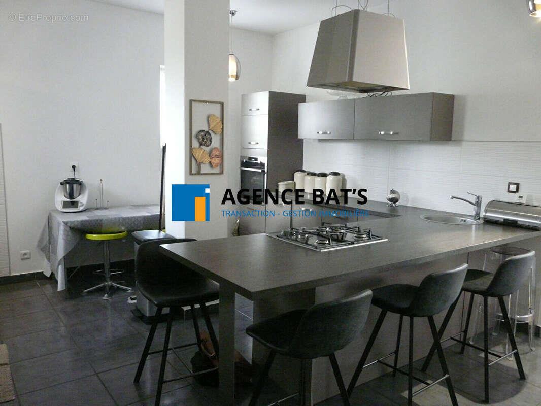 Appartement à vendre, 170m², Saint-Genest-Lerpt