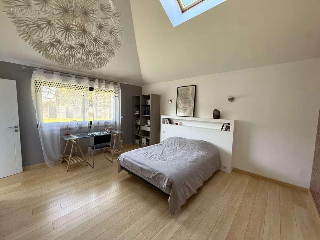 Maison à vendre, 188m², Saint-Etienne-de-Montluc
