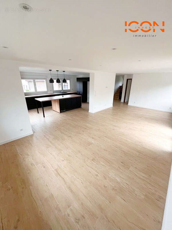 Maison à vendre, 152m², Eloie