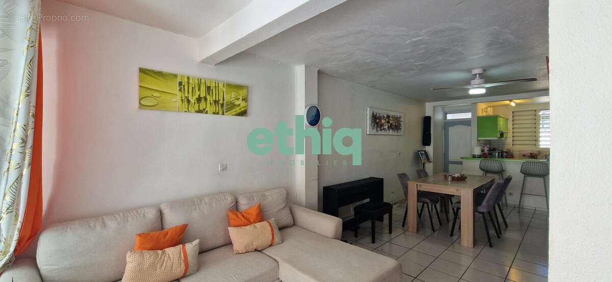 Maison à vendre, 71m², Les Abymes