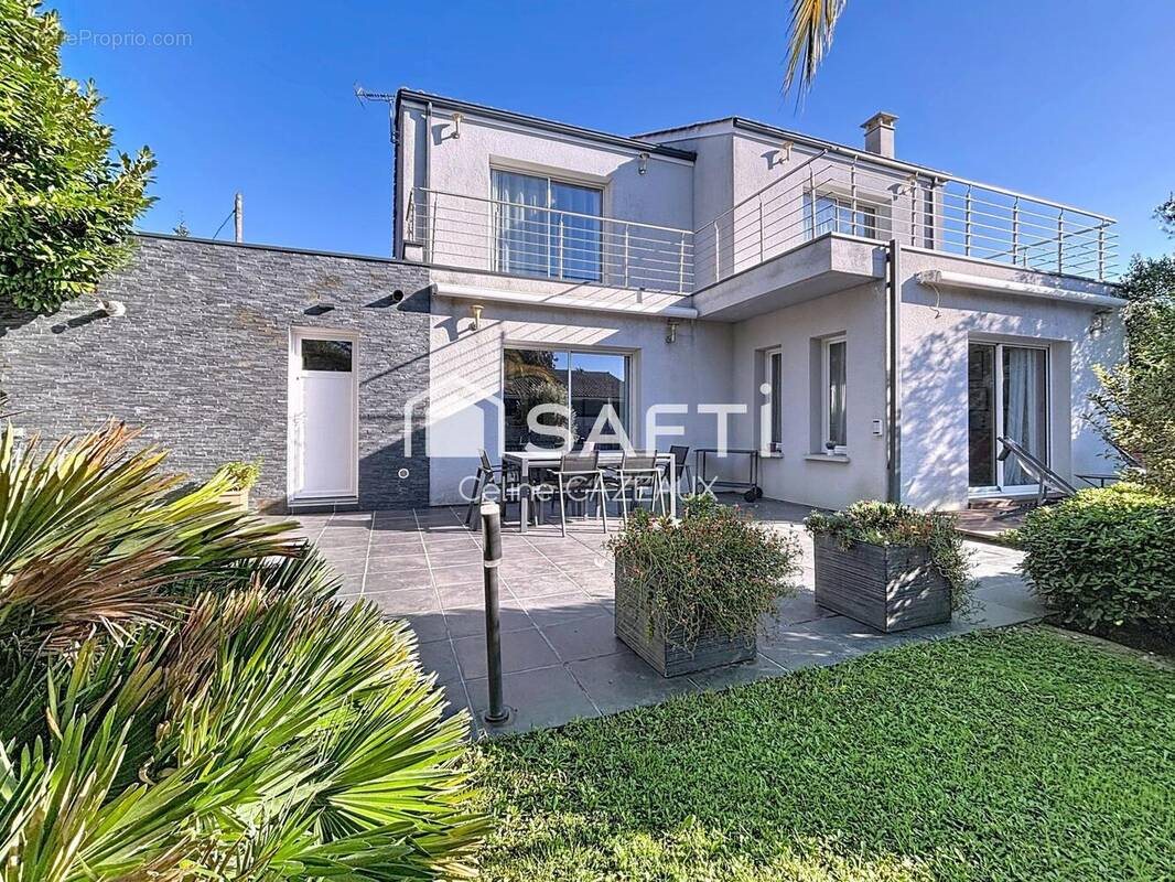 Maison à vendre, 175m², Le Haillan