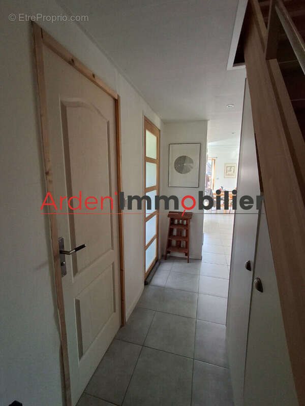 Maison à vendre, 114m², La Neuville-lès-Wasigny