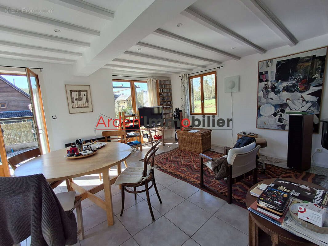 Maison à vendre, 114m², La Neuville-lès-Wasigny