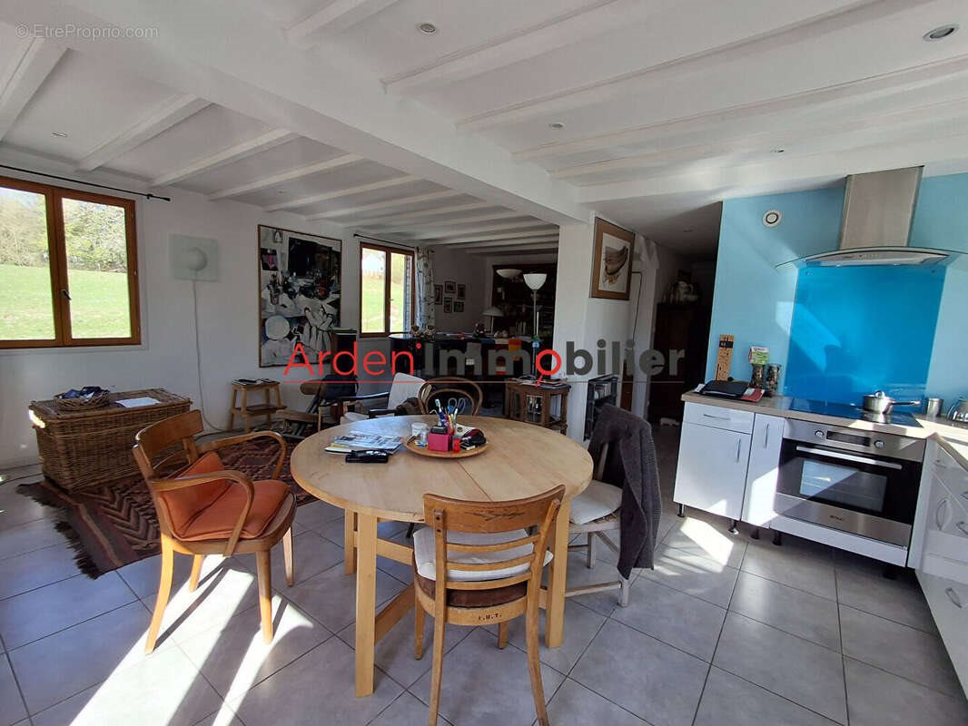 Maison à vendre, 114m², La Neuville-lès-Wasigny