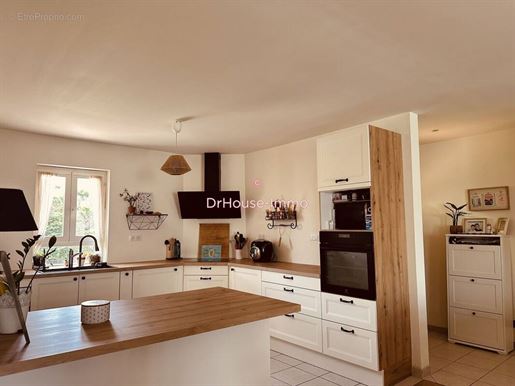 Advert pic 0
