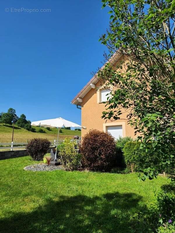 Maison à vendre, 120m², Rochejean