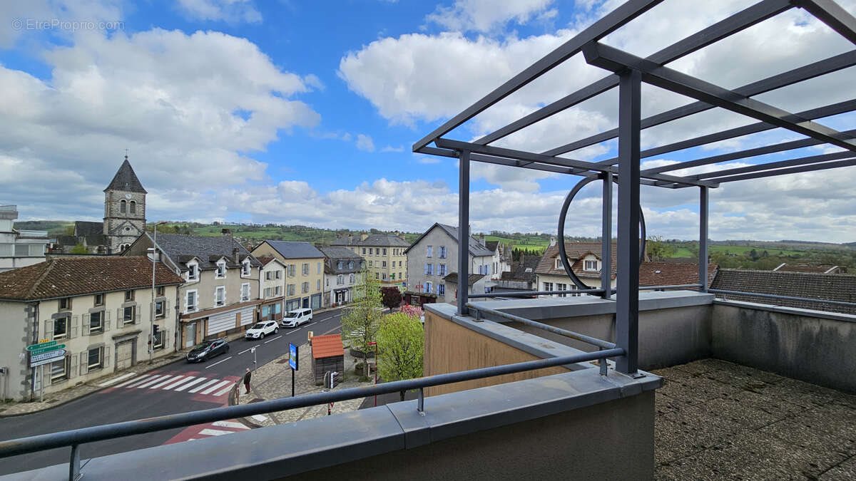 Appartement à vendre, 73m², Arpajon-sur-Cère