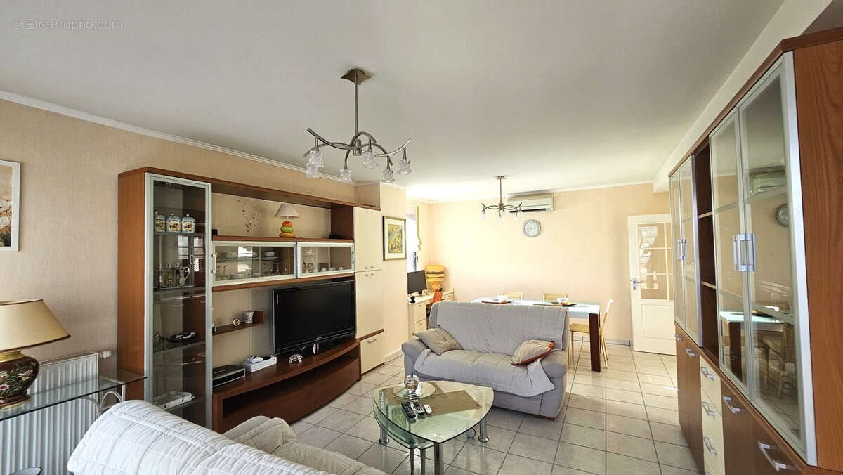 Appartement à vendre, 73m², Arpajon-sur-Cère