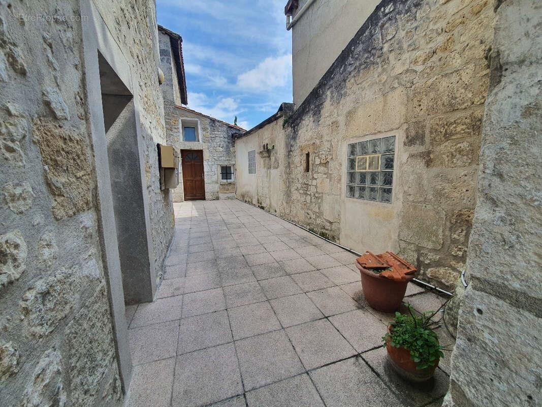 Appartement à vendre, 225m², La Couronne