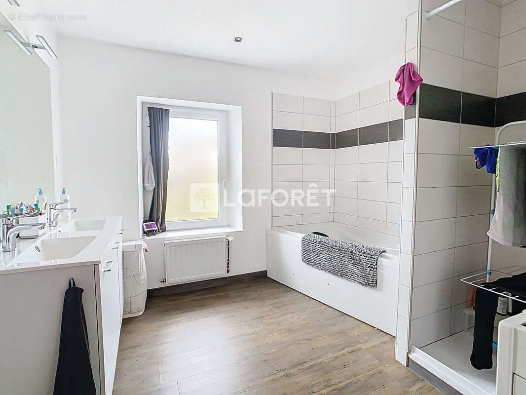 Appartement à vendre, 179m², Neufchâteau