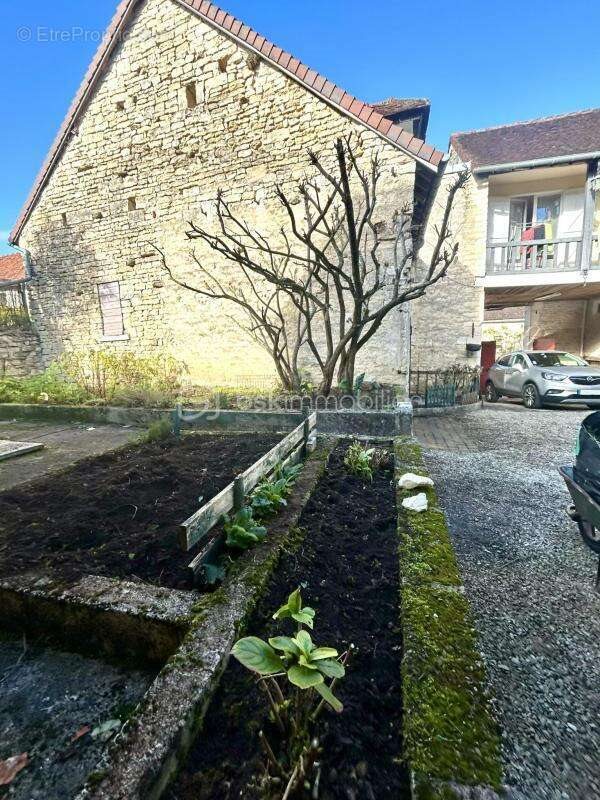 Maison à vendre, 117m², Tonnerre