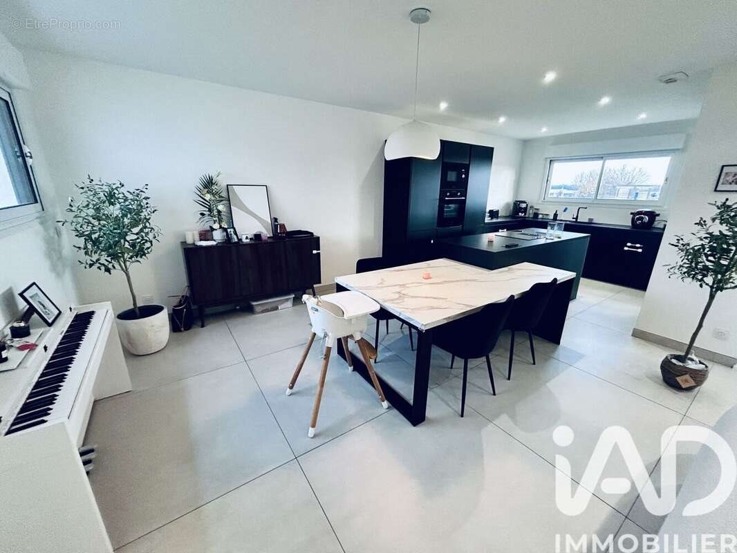 Maison à vendre, 160m², Avril