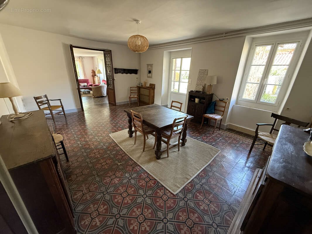 Maison à vendre, 490m², Saint-Affrique