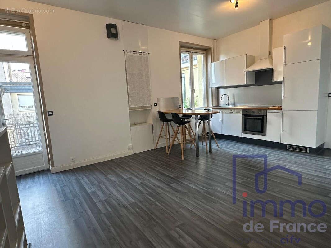 Appartement à vendre, 49m², Saint-Etienne