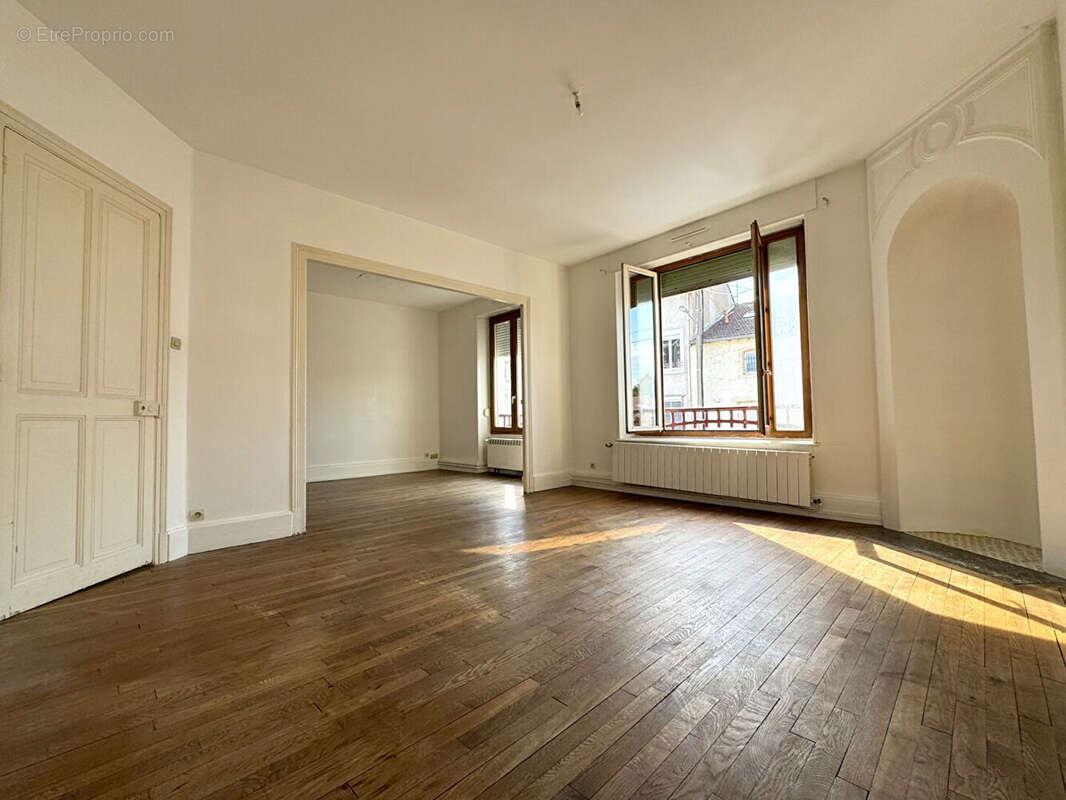 Appartement à vendre, 101m², Pont-Saint-Vincent