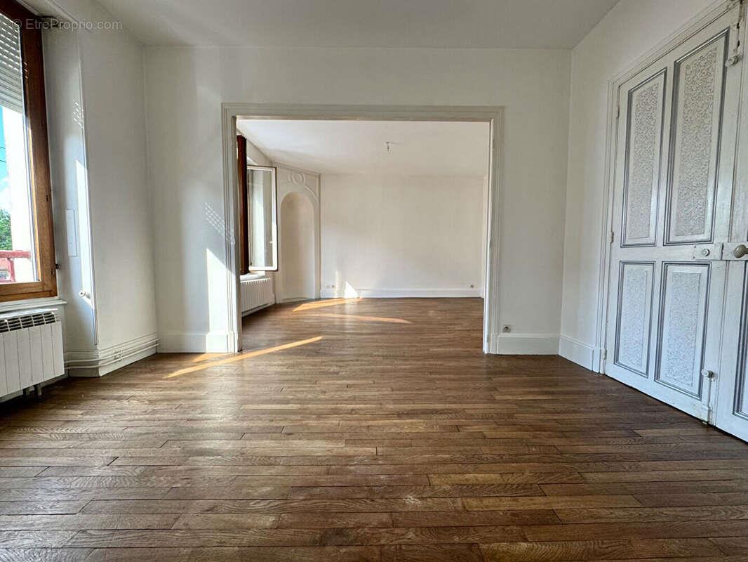 Appartement à vendre, 101m², Pont-Saint-Vincent