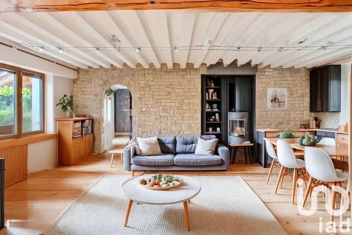 Maison à vendre, 191m², Chavanoz
