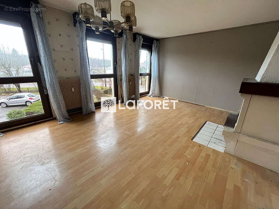 Appartement à vendre, 66m², Eloie